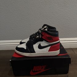 Jordan 1 Retro Black Toe