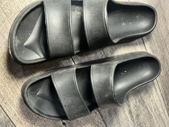 House Shoes 2 Pairs