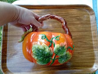 Pumpkin Basket - Ceramic