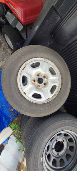 2008 Toyota Tacoma OEM Rims With Cap
