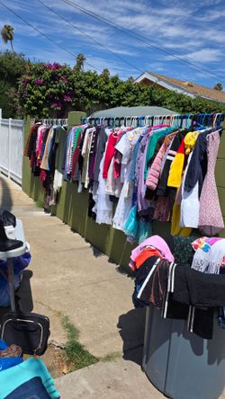 Yard sale bundle of items