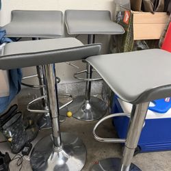 4 Swivel Bar/ Island Chairs 