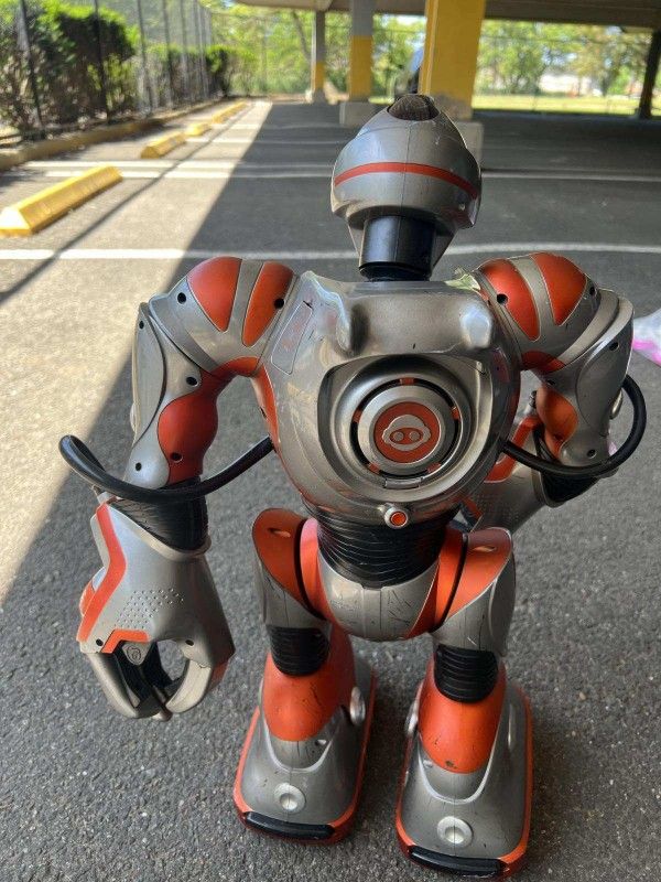 RS Media Robosapien RC Remote Controlled Robot