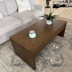 Lift-Top Coffee Table w/ Storage (Bayside Furnishings / Costco) 