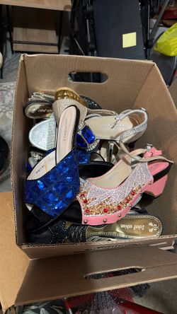 Size 10 women’s party shoes and matching purses