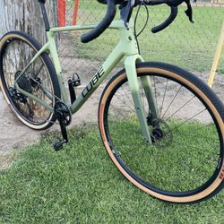 Gravel Bike 