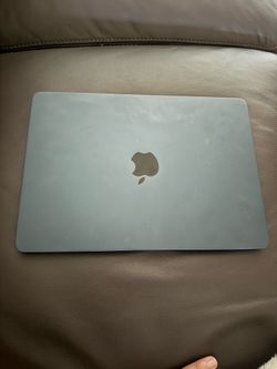 Apple MacBook air M2 100% battery life