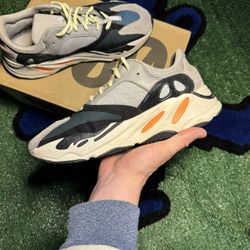 Yeezy Boost 700 OG Box/ OG All 