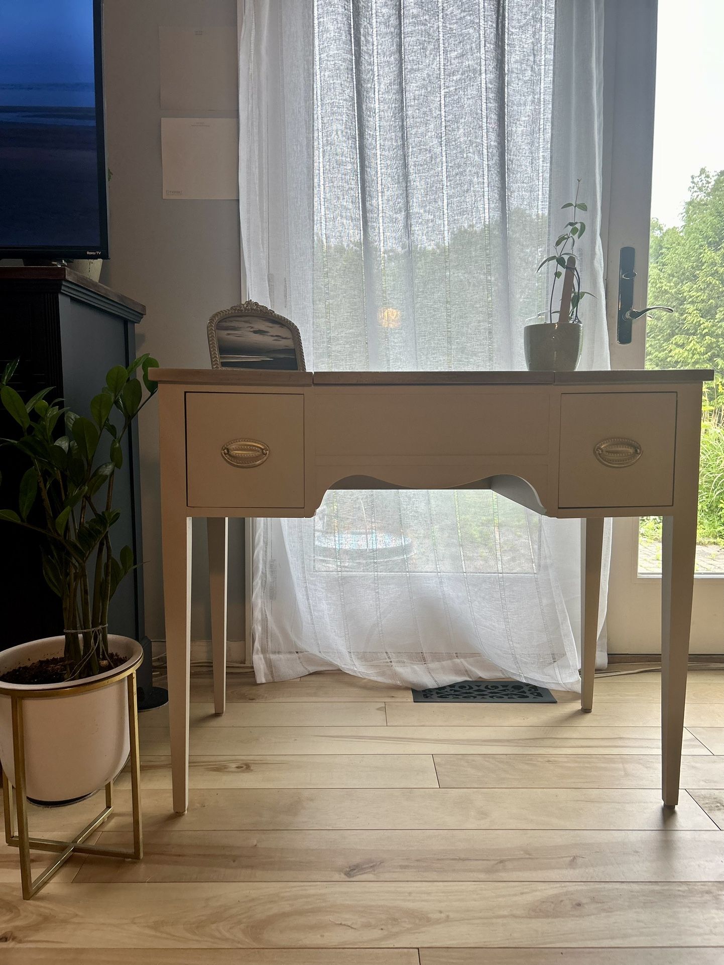 Vintage Desk/vanity