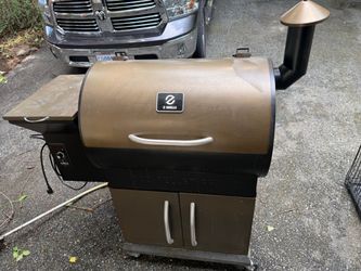 Z Grills 700 Series Wood Pellet Grill / Smoker — $180