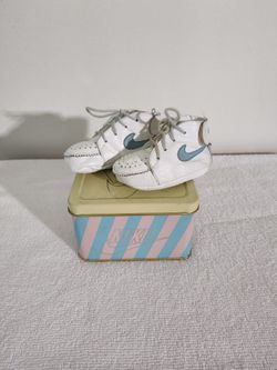 Vintage 1984 Nike Sweet Dreams Baby Sneakers Blue Swoosh w/ Original Box 