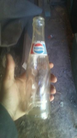 Old pepsi cola glass bottle. Think around maybe the 40s. Not sure. Good condition. Make offer.