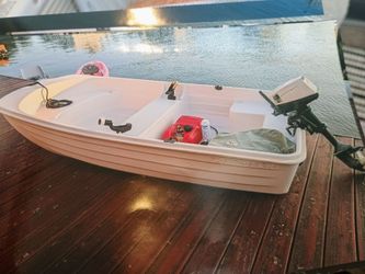 Johnson Watertender 9'4" boat 4hp outboard