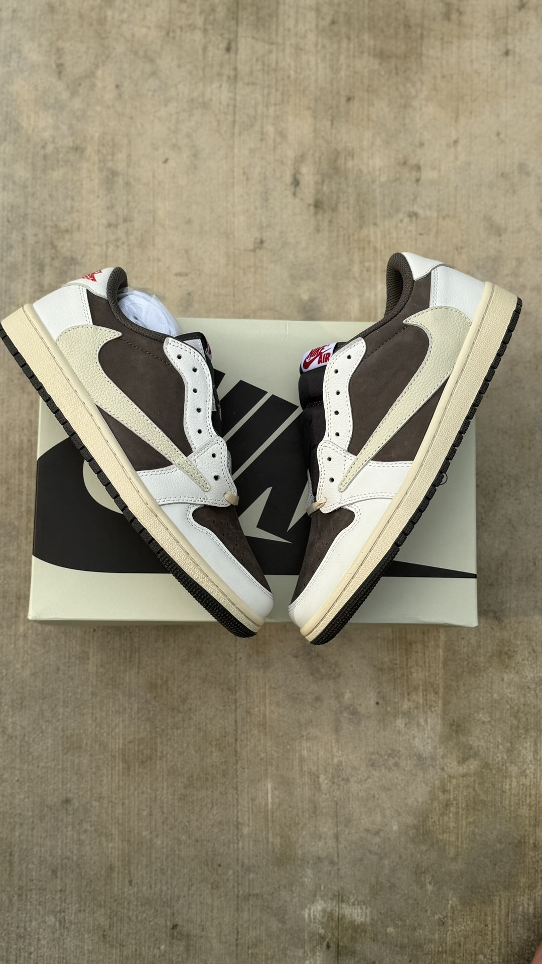 Jordan 1 Reverse Mochas 