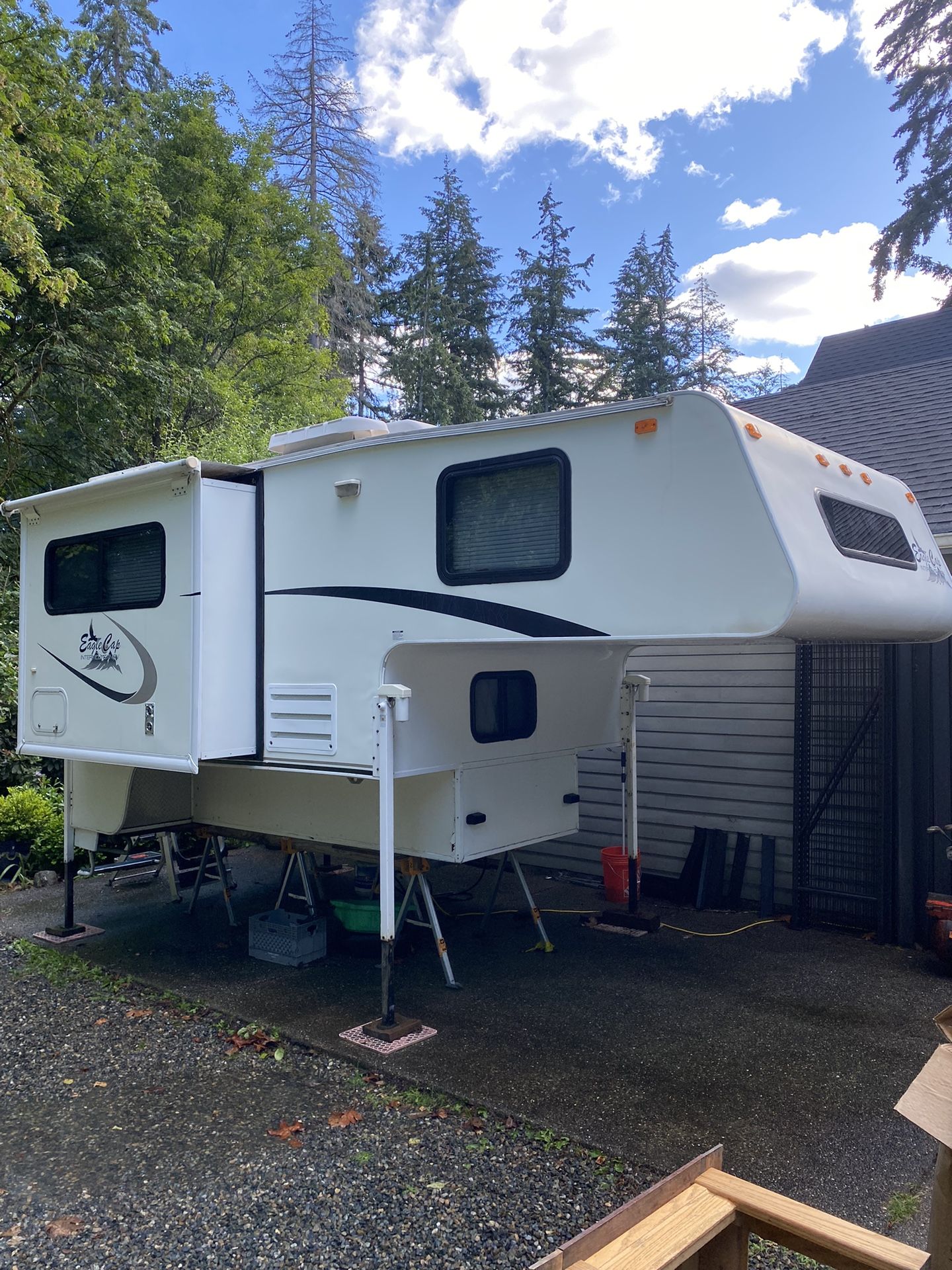 2004 Eagle Cap 950