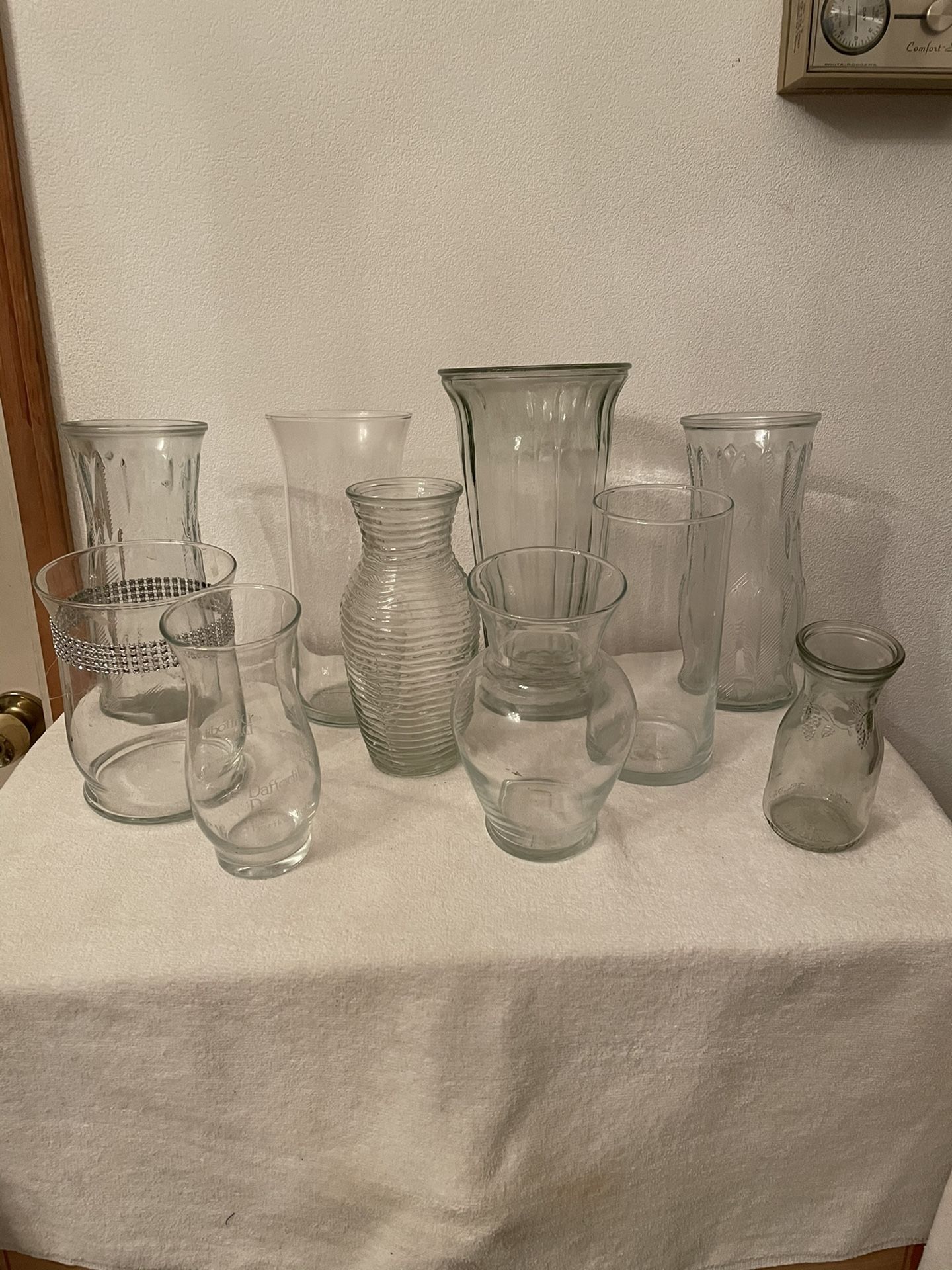 Christmas Floral Decoration Vases Clear Glass All Sizes. Set of 10. All Different Sizes!! Ask Questions!!