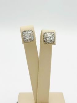 14K WHITE GOLD 2.64 GRAMS CLEAR STONE SQUARE CLUSTER STUD EARRINGS USED