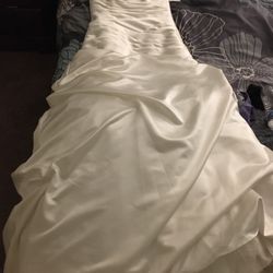 Beautiful Wedding Dress With Tags Still On. Never Worn 