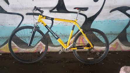 Cannondale F300 (Xl Frame) Mountain Bike for Sale in Veterans Adm