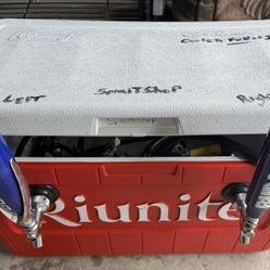 Rubbermaid Riunite Kegerator with Cold Plate. 2 Taps