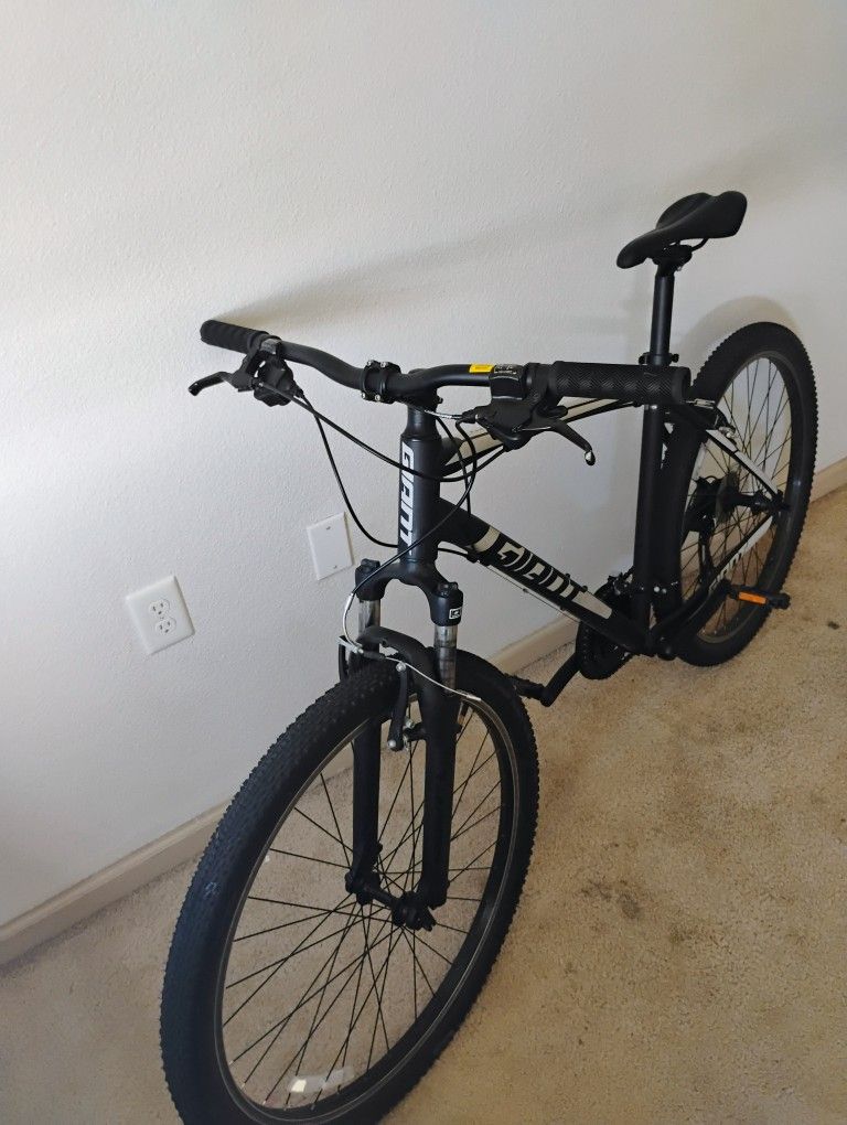 Giant Atx