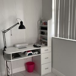 Selling a table for $100, I can deliver.