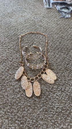 Gold Jewelry Set