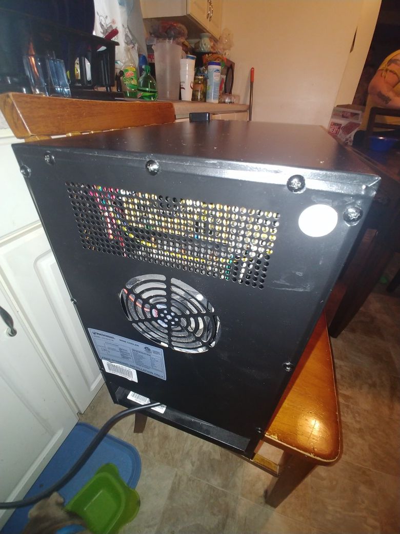 Wine fridge of beverage fridge