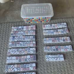 🎁 Double 12  or 15 Dominoes Traditional Tile Game, by University Games Christmas Xmas