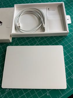 Apple Magic Trackpad 2 (thunderbolt)