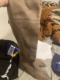 Brown High Heel Boots Size Woman 9