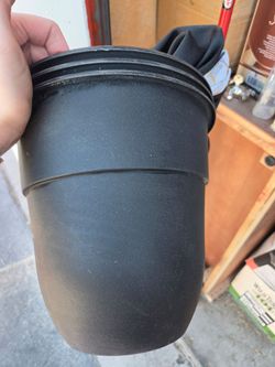 3 plastic pots