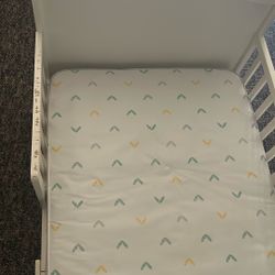 Toddler Bed (Mattress Not Included )