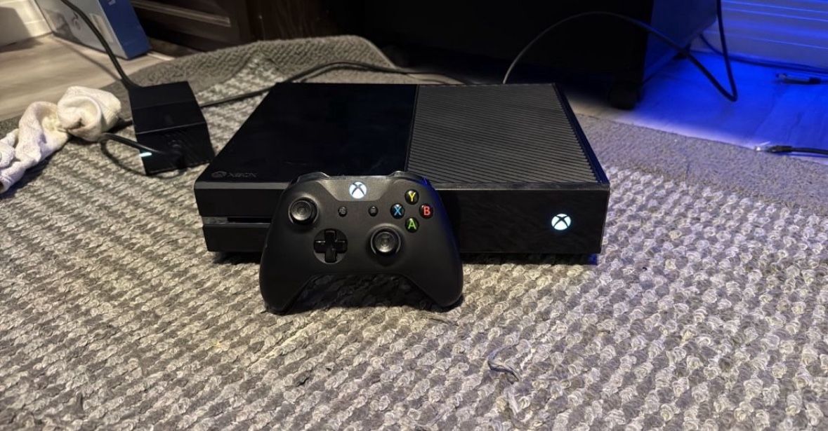Xbox One And Controller