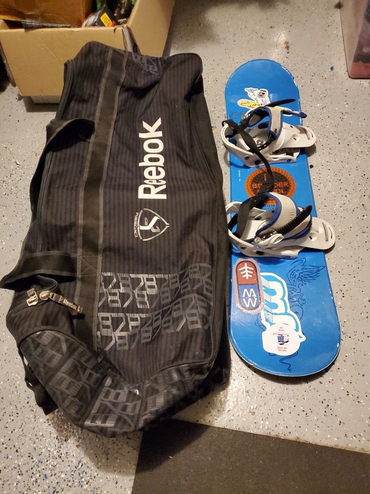 104cm Blue Dragon Snowboard with Burton Freestyle bindings and Reebok Crosby equipment bag