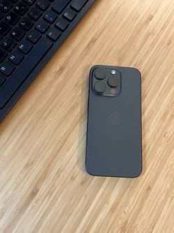 iPhone 15 Pro ( 256gb) Unlocked Black color