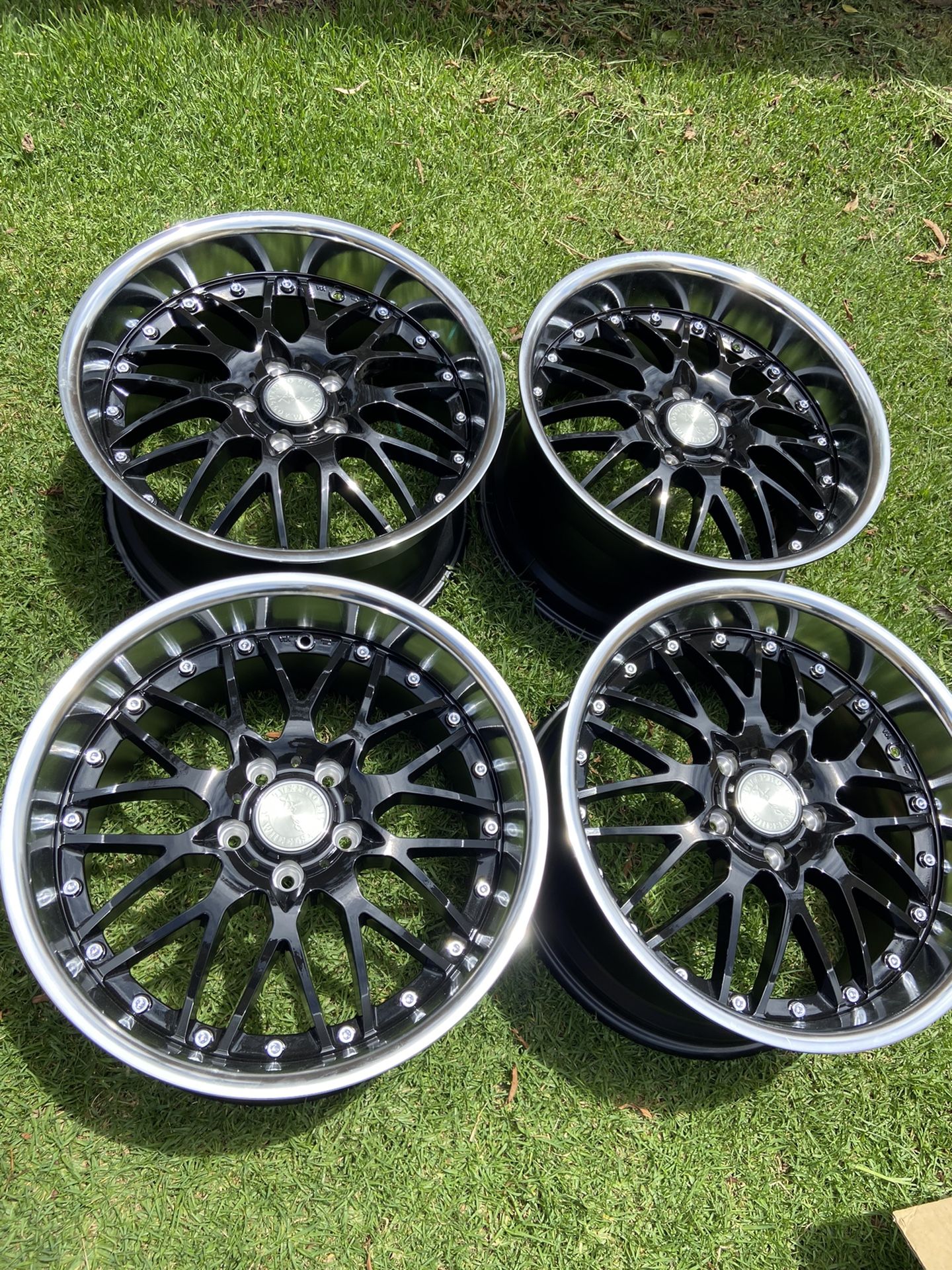 18x9.5j Black Alloy Wheels