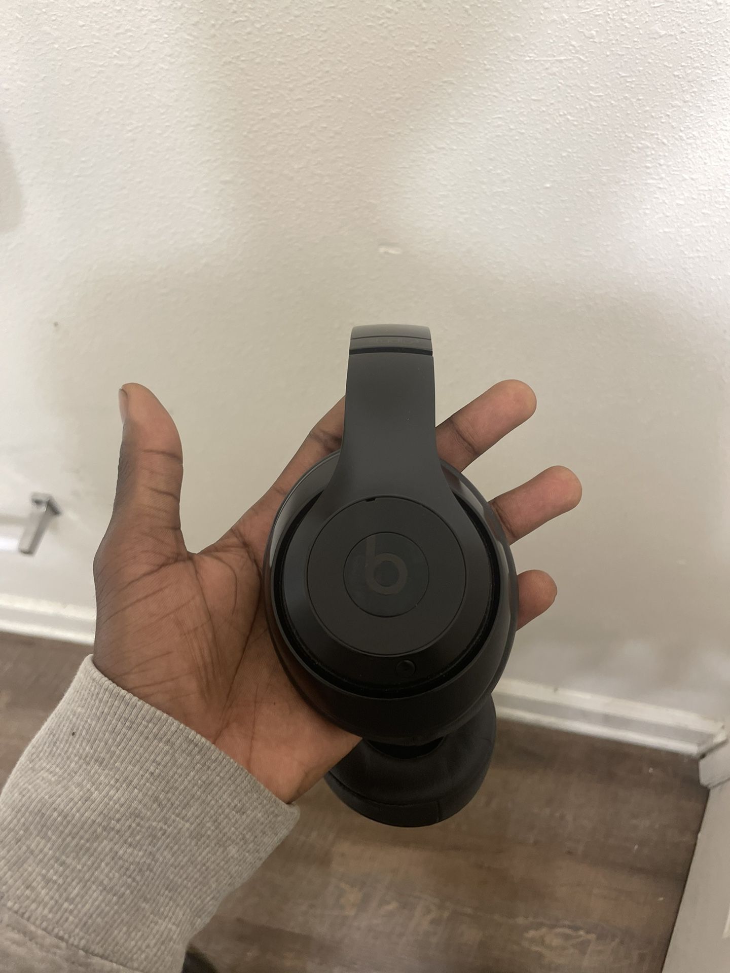 (best Offer) Beats Studio Pro 3 Noise Cancellation. pick Up today I Will Sell For Lower Price  Barley Used Exactly Like New No Scratches