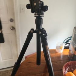 MeFOTO Travel Tripod