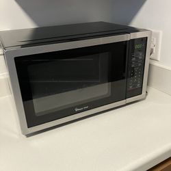Magic Chef Microwave Grey Cooking Surface 