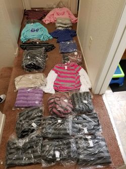 Vendo ropa $1 dólar la pieza más de 20 piezas se las dejo de $50 centavos la pieza