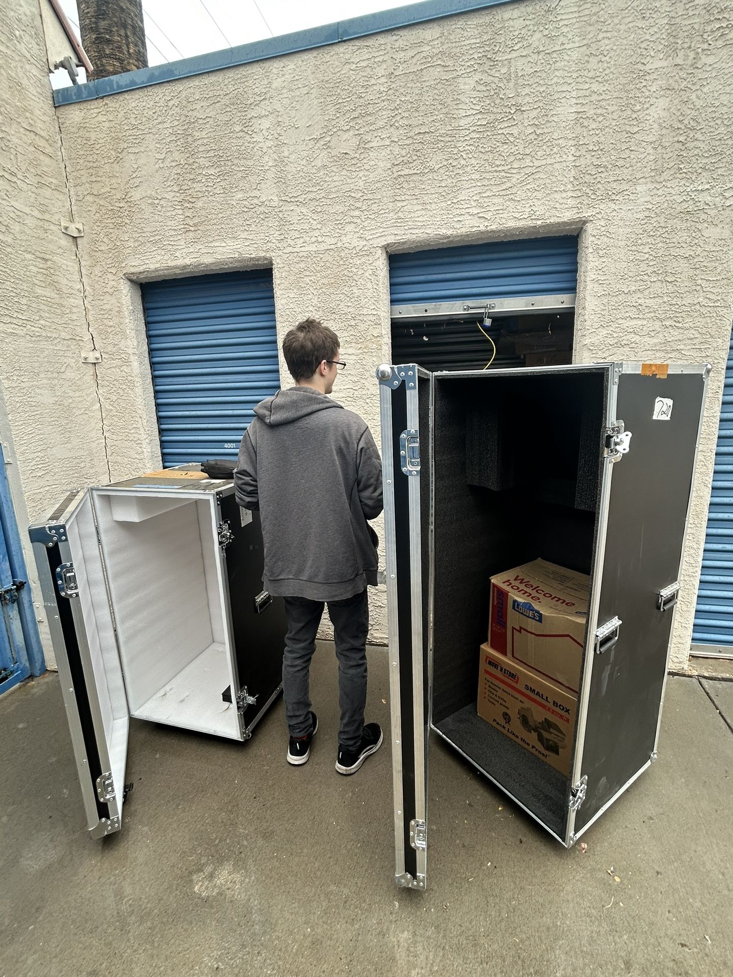 ROAD CASE - STORAGE / SHIPPING TRUNK 