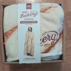 HEB Wearable Blanket w/ Hood