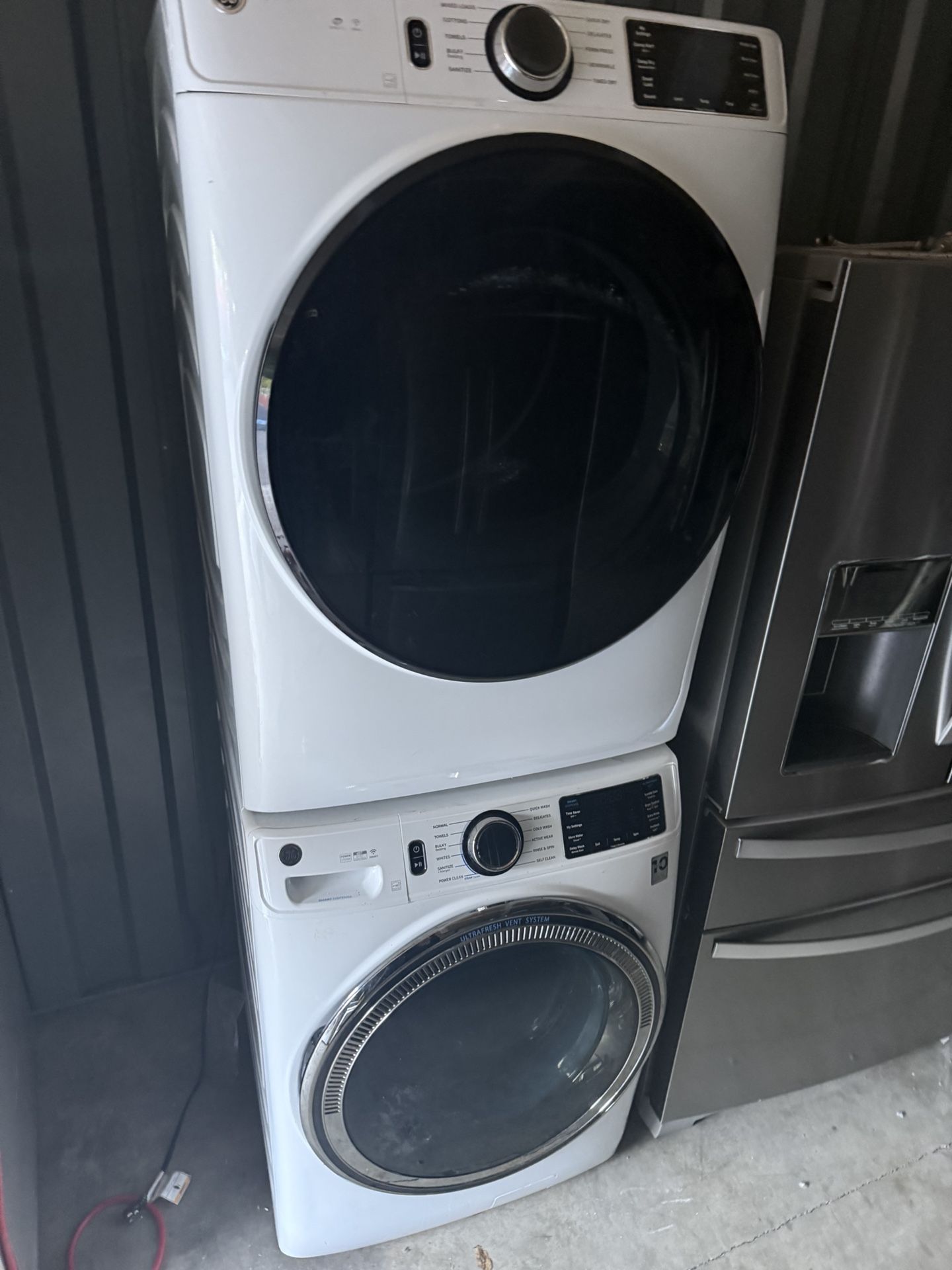Ge Ultra Capacity Washer & Gas dryer
