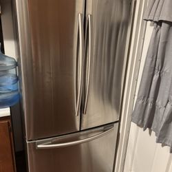 Refrigerator 