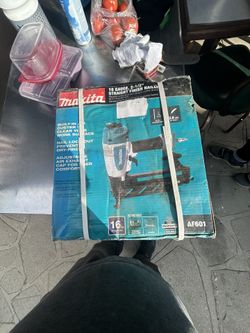 Makita 16 Gauge Nailer