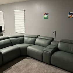 ✨ Luxury Sectional Sofa – BRAND NEW with Premium Features! ✨