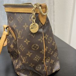 Louis Vuitton Purse