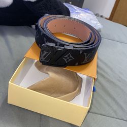 Louis vuittion belt