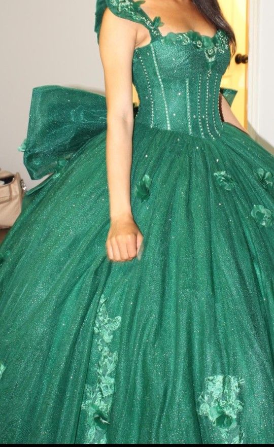 Quinceañera Dress W/petticoat
